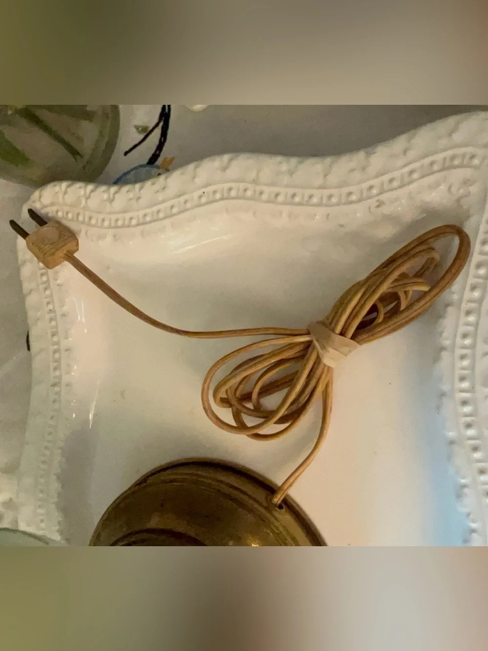 GWTW Traditional Victorian hurricane/parlor 3 way lamp handpainted antique brass